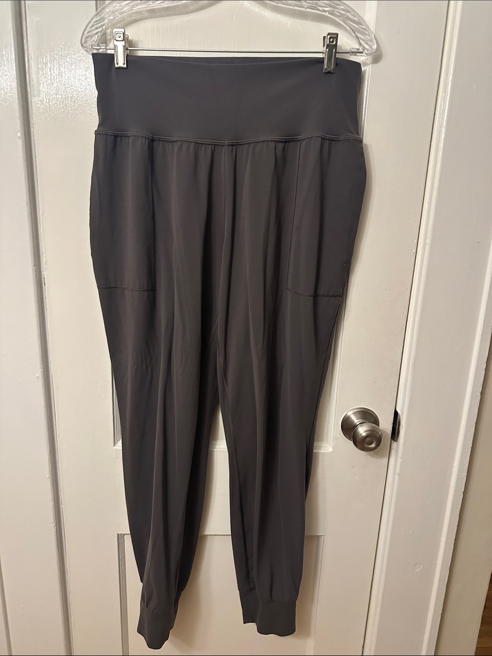 Athleta Women’s High-Waist Salutation Gray Jogger Pants size L